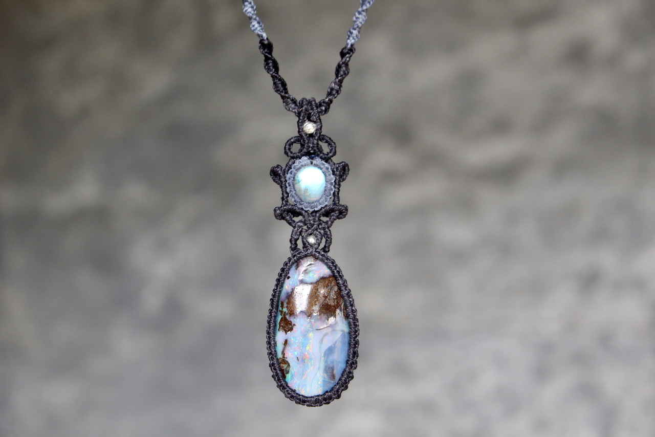 ボルダーオパール ブルームーンストーン マイクロマクラメ ネックレス