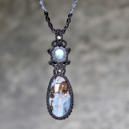 ボルダーオパール ブルームーンストーン マイクロマクラメ ネックレス