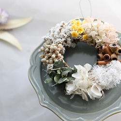 flower wreath＊white-yellow＊小さな手のひらリース 2枚目の画像