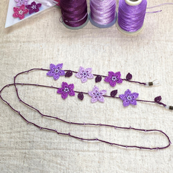 小花のグラスコード【16】メガネコード 桜 かぎ針編み オヤ糸 ハンドメイド 軽いメガネコード 大人可愛い 紫 ピンク 2枚目の画像