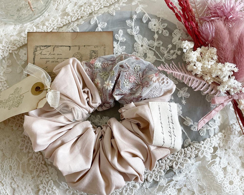 ハンドメイドシュシュM-4015♡桜ジョーゼット♡インド刺繍リボン付♡ ハンドメイドシュシュM-4015♡桜ジョーゼット♡インド刺繍リボン付