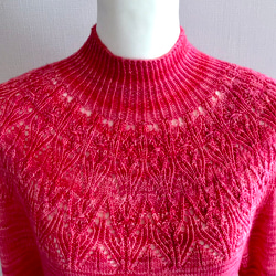 手編みハイネックセーター (ウルグアイ産) メリノウール100%使用 3枚目の画像
