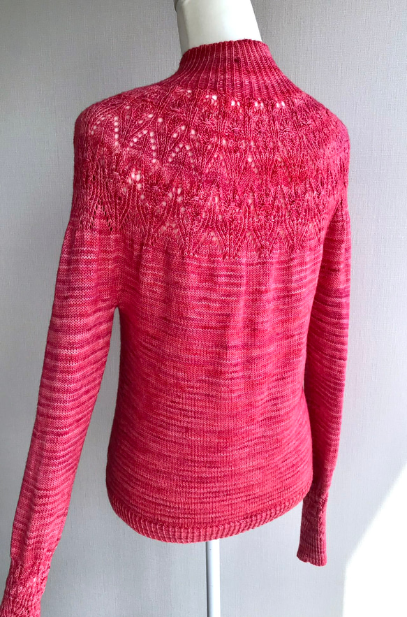 手編みハイネックセーター (ウルグアイ産) メリノウール100%使用 5枚目の画像