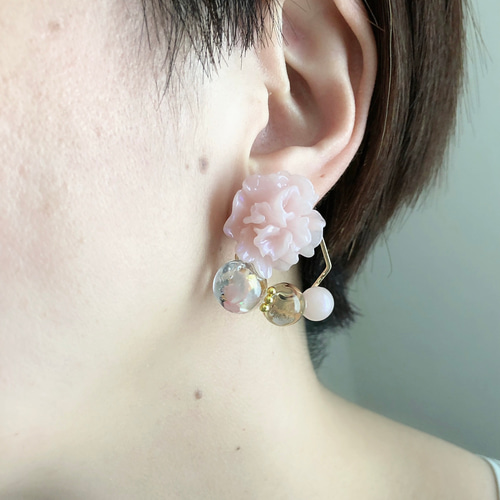 otonatulle フラワーデザイン イヤリング フラワーとうる艶ボールのピアス・イヤリング ピアス（スタッド