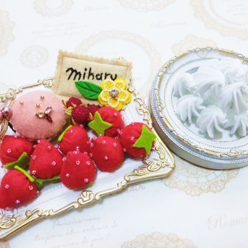 ⚜ 苺とマカロンの3wayホールケーキ・型紙＆フェルトキット
