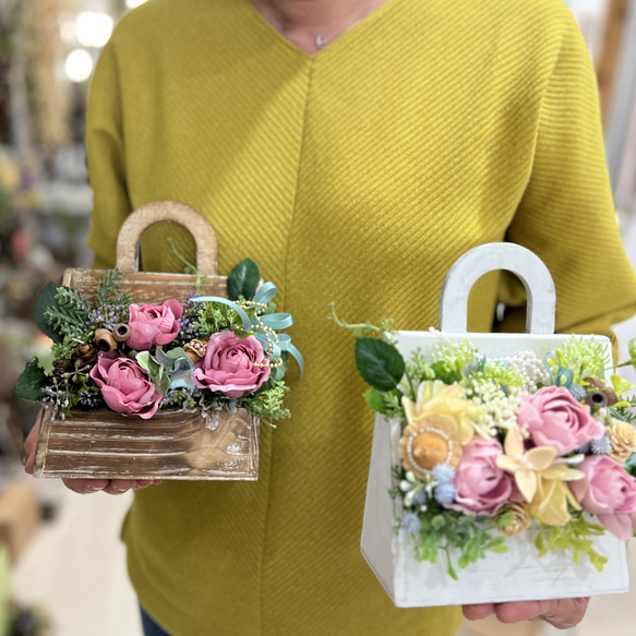 母の日フラワーギフト 造花アレンジメント 花ギフト　プチギフト お祝いの花 ギフトBOX 贈答品 母の日の贈り物 17枚目の画像