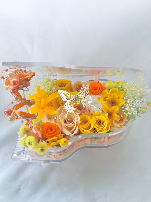プリザーブドフラワー/ピアノアレンジ黄色の花と蝶々の明るい音（フラワーケースリボンラッピングつき） 5枚目の画像