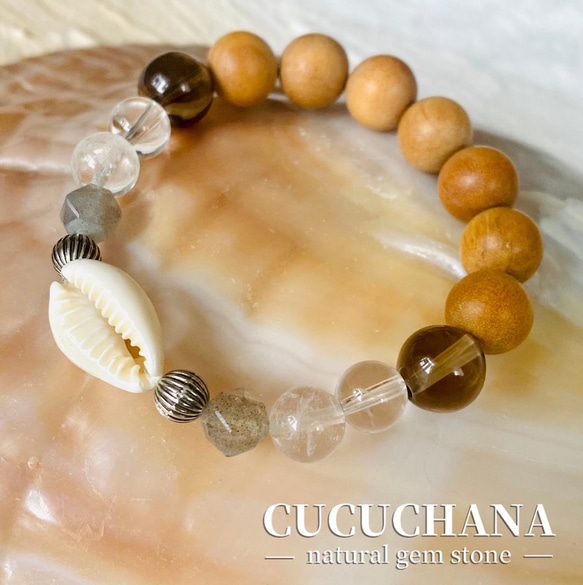 〜Hawaiian cowley shell  bracelet〜白檀◇ラブラドライト◇スモーキークォーツ 3枚目の画像