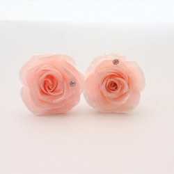 特集掲載　Rosemellia　櫻色玫瑰永生花　樹脂加工耳環　珍珠後耳扣　❊空郵台灣5-7天 第3張的照片