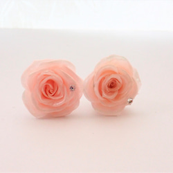 特集掲載　Rosemellia　櫻色玫瑰永生花　樹脂加工耳環　珍珠後耳扣　❊空郵台灣5-7天 第4張的照片