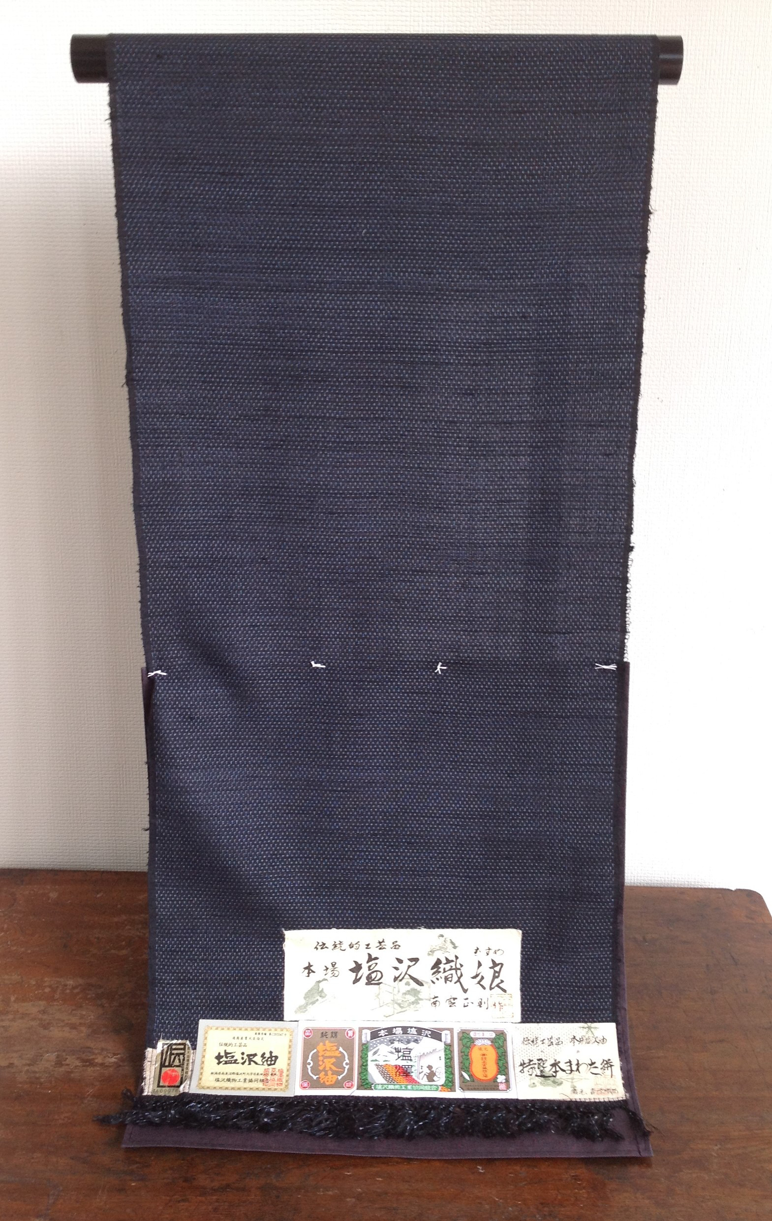 塩沢紬 200処十字絣 No.221014（紺地/藍目色） 1尺0寸幅 A反