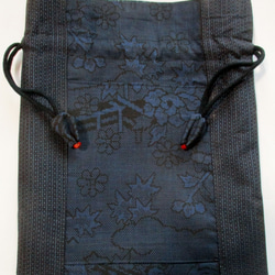 ７０４２　大島紬の着物で作った巾着袋＃送料無料 3枚目の画像