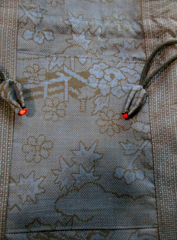 ７０４２　大島紬の着物で作った巾着袋＃送料無料 4枚目の画像