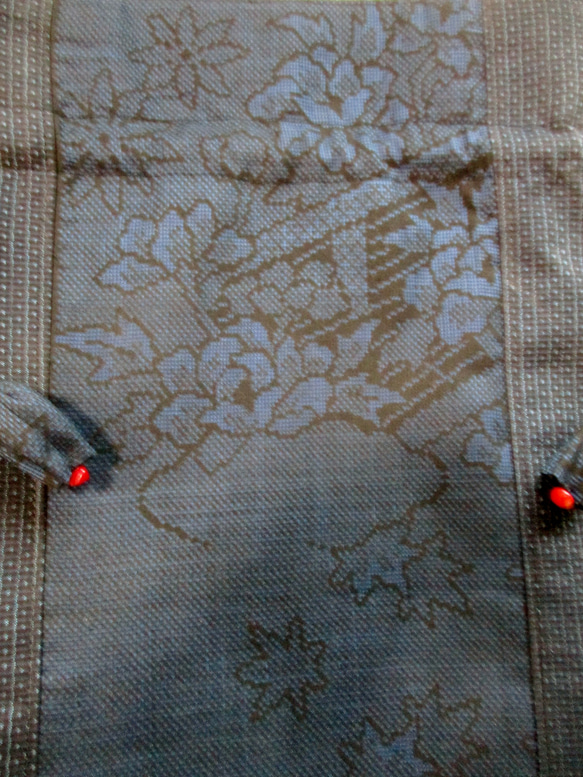 ７０４２　大島紬の着物で作った巾着袋＃送料無料 6枚目の画像