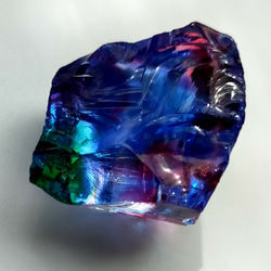 シエラネバダ産アンダラクリスタル　ピラミッド　大きめ　マルチカラー（紫・青） シエラネバダ産アンダラクリスタル☆宝石質~Gem Tanzanite