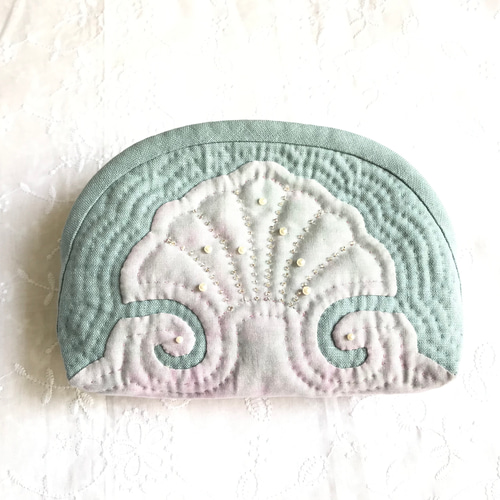 手縫いハワイアンキルトポーチ リネンshell 青磁色 ポーチ アトリエ  