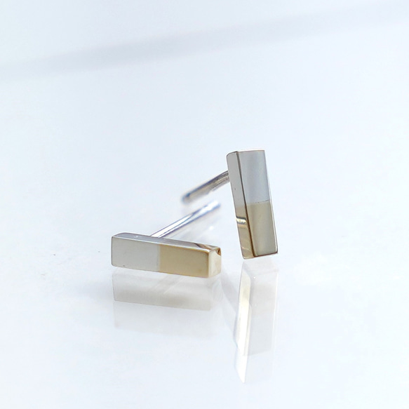 【K10】Petit bicolor bar Pierced Earrings / SV925 ≪送料無料≫ 2枚目の画像