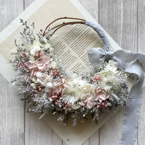 淡いピンクとホワイトのナチュラルリース プリザーブドフラワー/ドライ