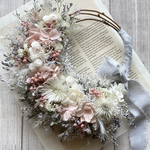 No79 ドライとプリザーブドフラワーのナチュラルフラワーリース・*.❁ 淡いピンクとホワイトのナチュラルリース プリザーブドフラワー