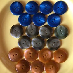 アンティーク ボタン 7個　ビンテージ 昭和 レトロ 個性的 ハンドメイド素材 日本製 ポップ アクセ 1枚目の画像