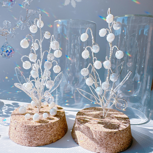 幸せの訪れ〜すずらんと蝶のガラスボトルオブジェ ［ワイヤークラフト