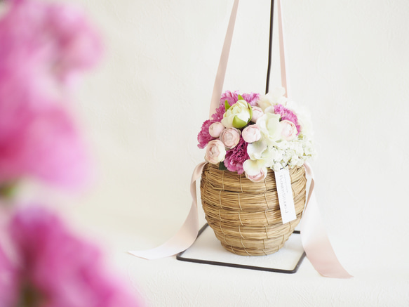 送料無料[母の日早割2024]RIBBON HANGING BASKET / Carnation Bouquet 9枚目の画像