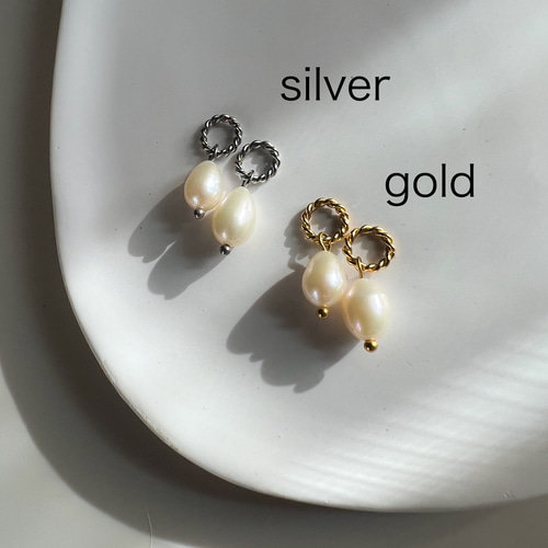 18K ホワイトトパーズ＆淡水パールピアリングチャーム