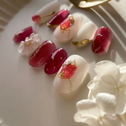 Bijou×shell strawberry nail ビジュー＆シェルストロベリーネイル 3枚目の画像