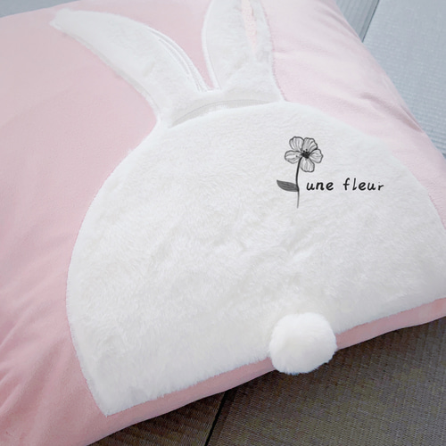 新品未使用　ピンクハウスうさぎクッションカバー 𝐏𝐈𝐍𝐊 𝐇𝐎𝐔𝐒𝐄 ・・・・・ ⁡ ピンクハウスより日常を彩る