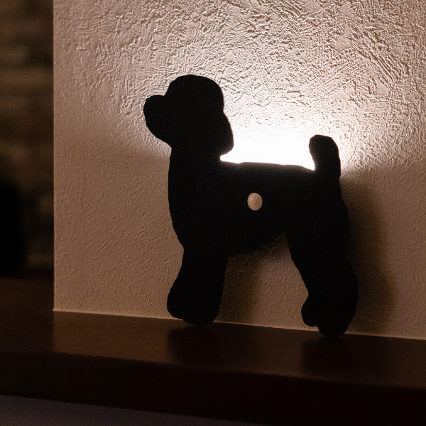 人感センサー　ウォールライト　トイプードル