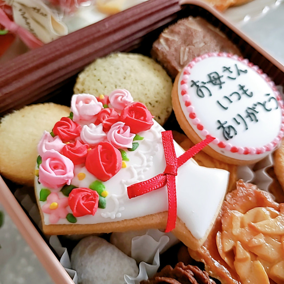 【母の日】花束クッキー缶【ブーケ(ピンク)付き】（数量限定） 2枚目の画像
