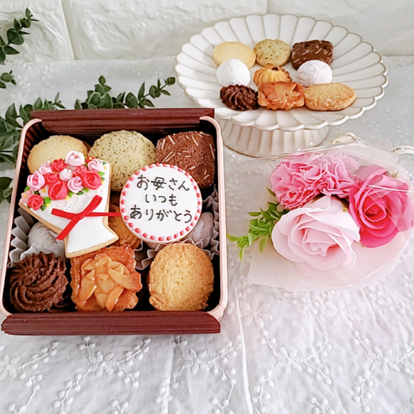 【母の日】花束クッキー缶【ブーケ(ピンク)付き】（数量限定） 1枚目の画像
