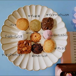 【母の日】クッキー缶【ブーケ(レッド)付き】（数量限定） 4枚目の画像