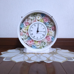 ❤プレゼントで人気の素敵な花時計(優しい色合い)　一点物　置時計　掛時計　2WAY仕様 2枚目の画像