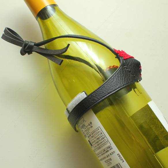 ボトル ランジェリー ワイン(お酒)用 ブラジャー 黒 牛革 レザー 3枚目の画像