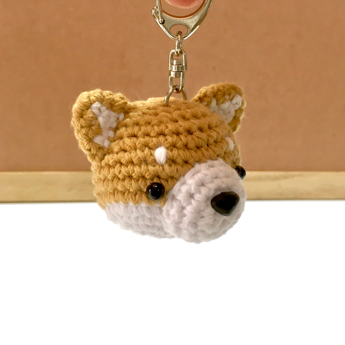 ハンドメイド　あみぐるみ　着ぐるみくまのミニ柴犬のキーホルダー　４色セット ハンドメイド あみぐるみ 着ぐるみくまのミニ柴犬のキーホルダー