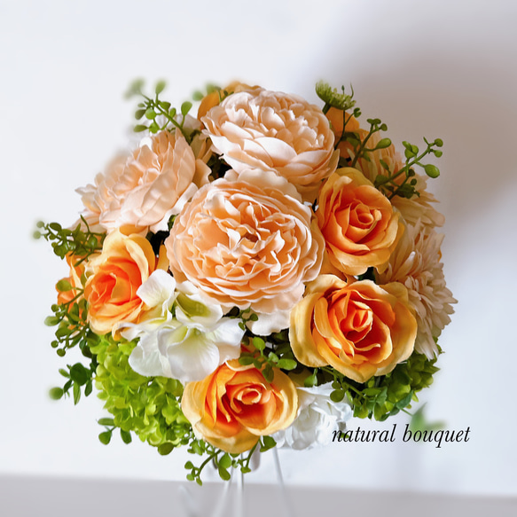 アプリコットのバラとマム フレッシュオレンジいっぱいのウェディング