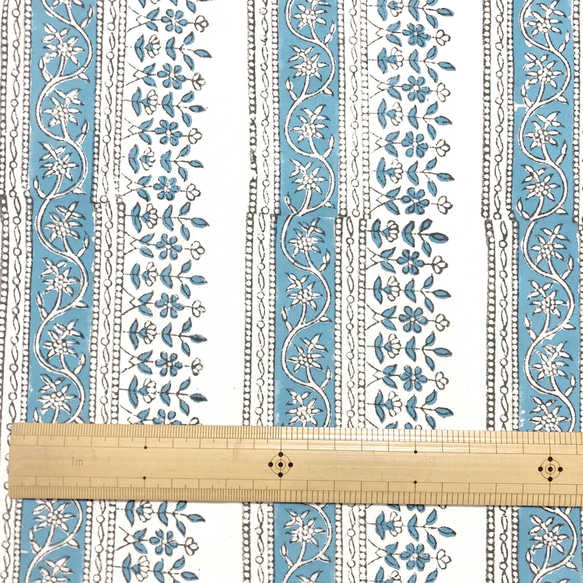 【50cm単位】ホワイトブルーフラワーストライプ　インド　ハンドブロックプリント生地　テキスタイル  コットン 6枚目の画像