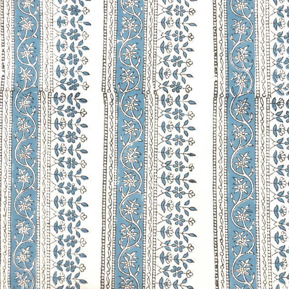 【50cm単位】ホワイトブルーフラワーストライプ　インド　ハンドブロックプリント生地　テキスタイル  コットン 3枚目の画像