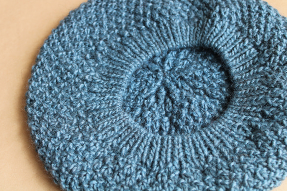 かのこ編みのふんわりベレー帽　アルパカ・メリノ　くすみブルー 9枚目の画像