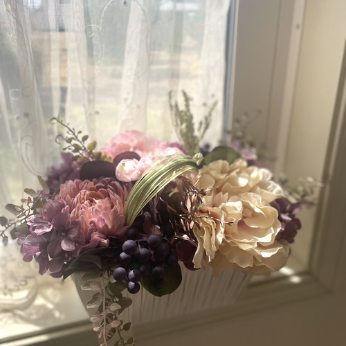 アンティークカラーの春アレンジ母の日アートフラワー エレガント