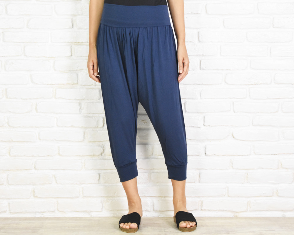新色追加！涼しげでストレスフリーな穿き心地！ストレッチサルエルパンツ　＜ネイビー＞