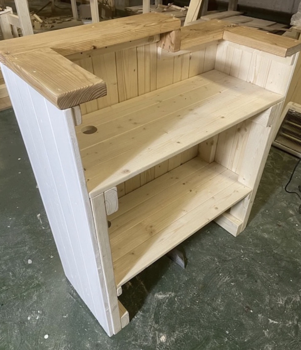 【段差】カウンター　レジ　お急ぎ便可　幅90✖︎高さ105✖︎奥行き38センチ