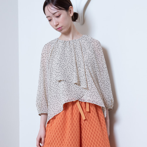 ジャスグリッティー JUSGLITTY シアードットボウタイブラウス