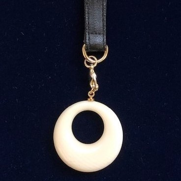 象牙　チャームⒻ ※