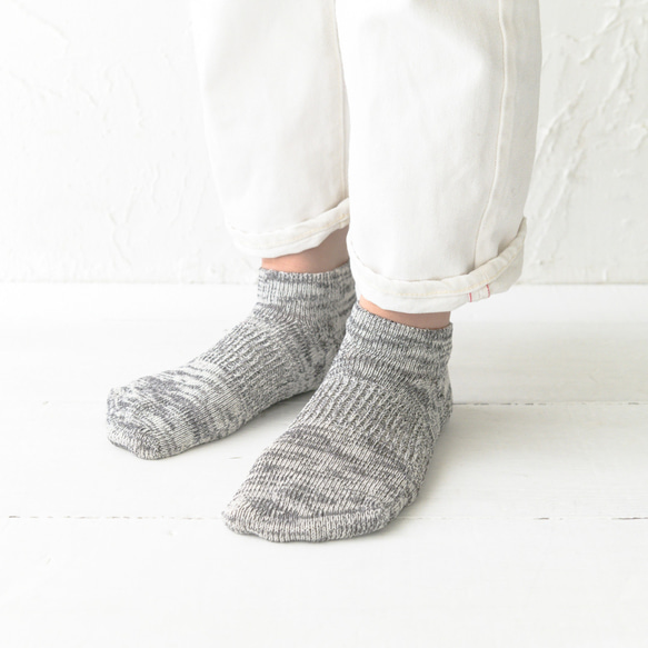 “呼吸和紙襪”（秘密 5 趾襪）短款 混合灰色 第1張的照片
