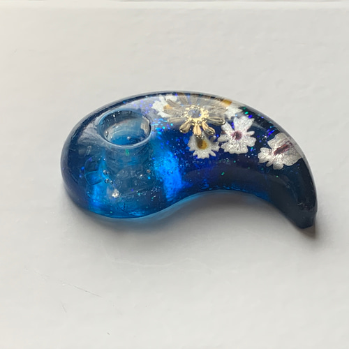 大勾玉オルゴナイト（花-ブルー） ネックレス・ペンダント coral-reef