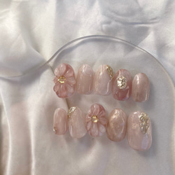 ネイルチップ 水彩 ピンク　ホワイト ニュアンスネイル ぷっくりフラワー お花 成人式ネイル 前撮りネイル 振袖ネイル 3枚目の画像