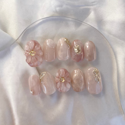 ネイルチップ 水彩 ピンク　ホワイト ニュアンスネイル ぷっくりフラワー お花 成人式ネイル 前撮りネイル 振袖ネイル 2枚目の画像