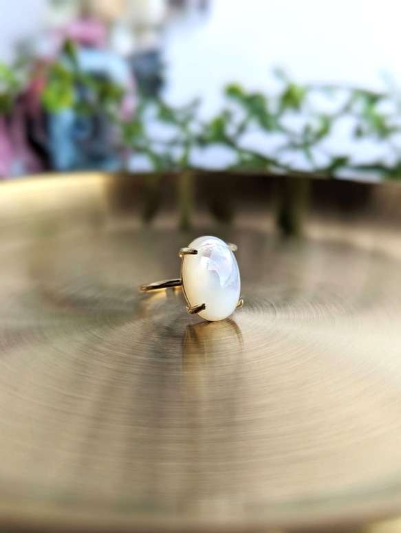 【白蝶貝AAA】神秘の白 天然❀真珠の母貝マザーオブパール刻印入りSV925リング（18Kgp） 4枚目の画像